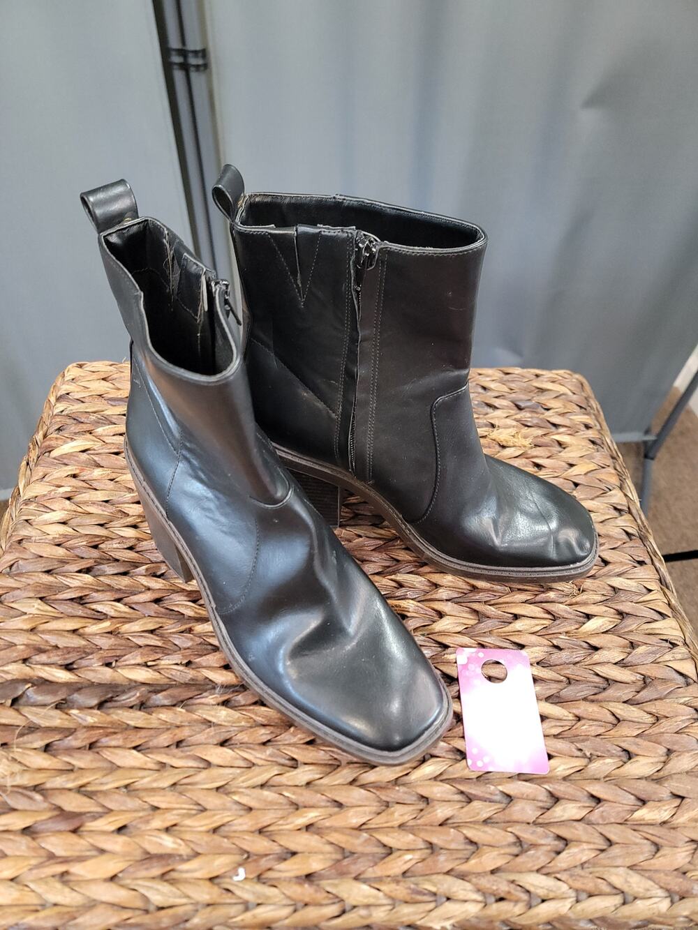 Kensie Klinton Women's 9.5M Black Leather Side Zip Chunky Heel Square Toe Boots